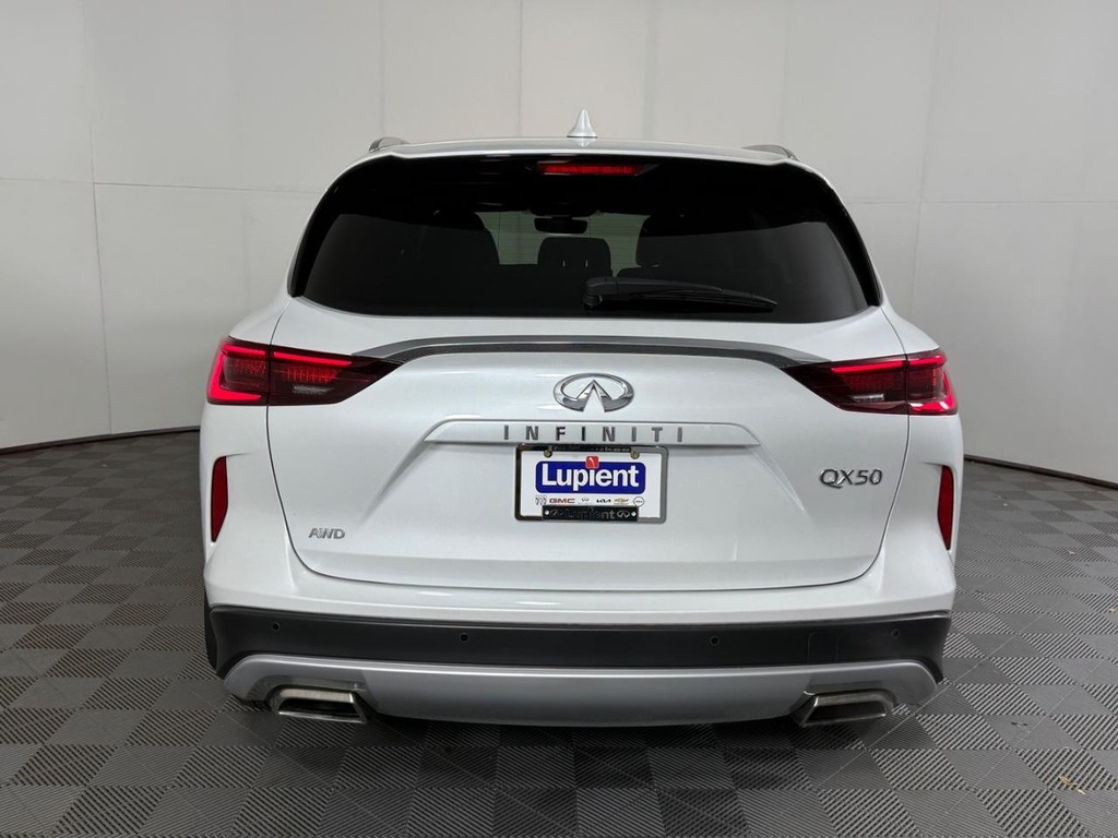 INFINITI QX50 Vehicle Full-screen Gallery Image 06