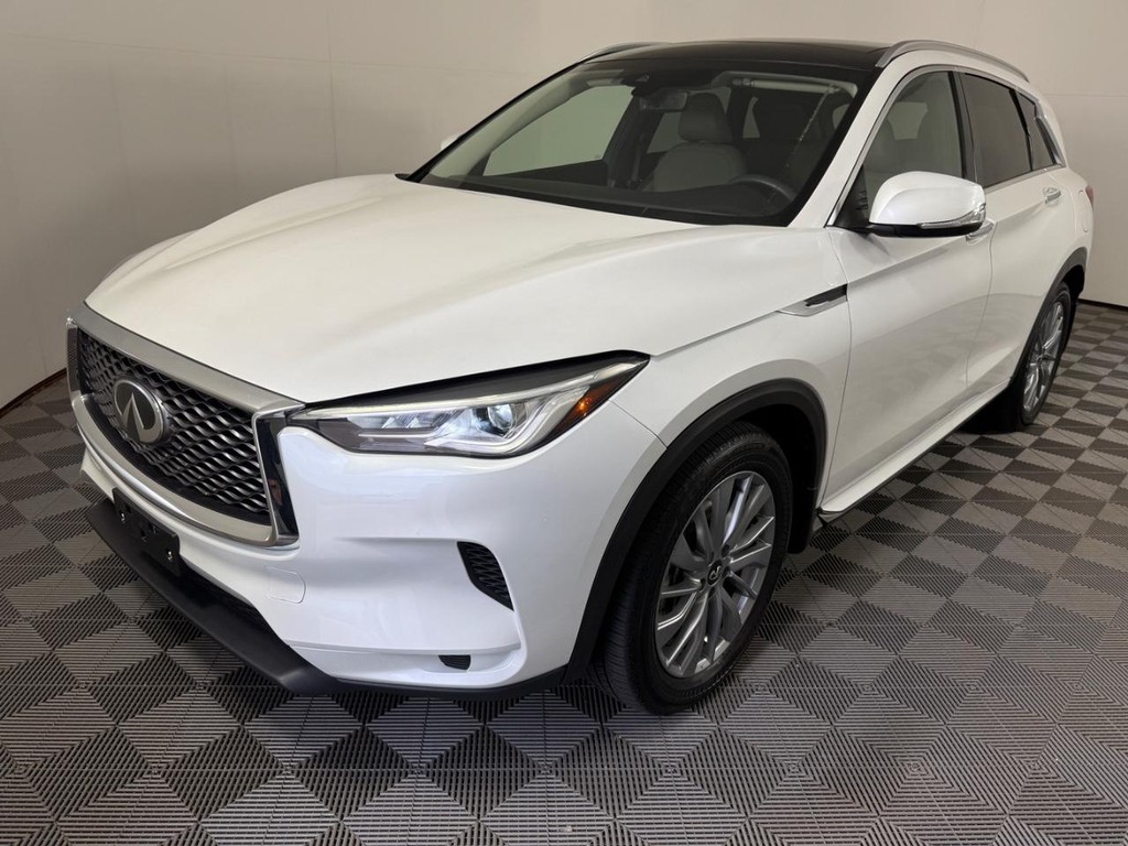 INFINITI QX50 Vehicle Full-screen Gallery Image 07