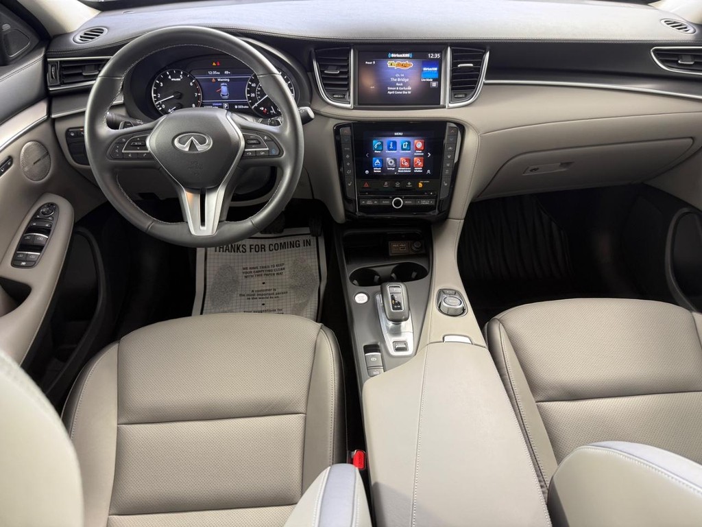 INFINITI QX50 Vehicle Full-screen Gallery Image 18