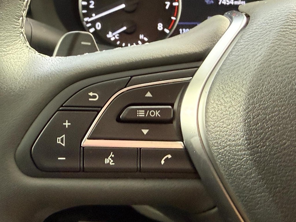 INFINITI QX50 Vehicle Full-screen Gallery Image 24
