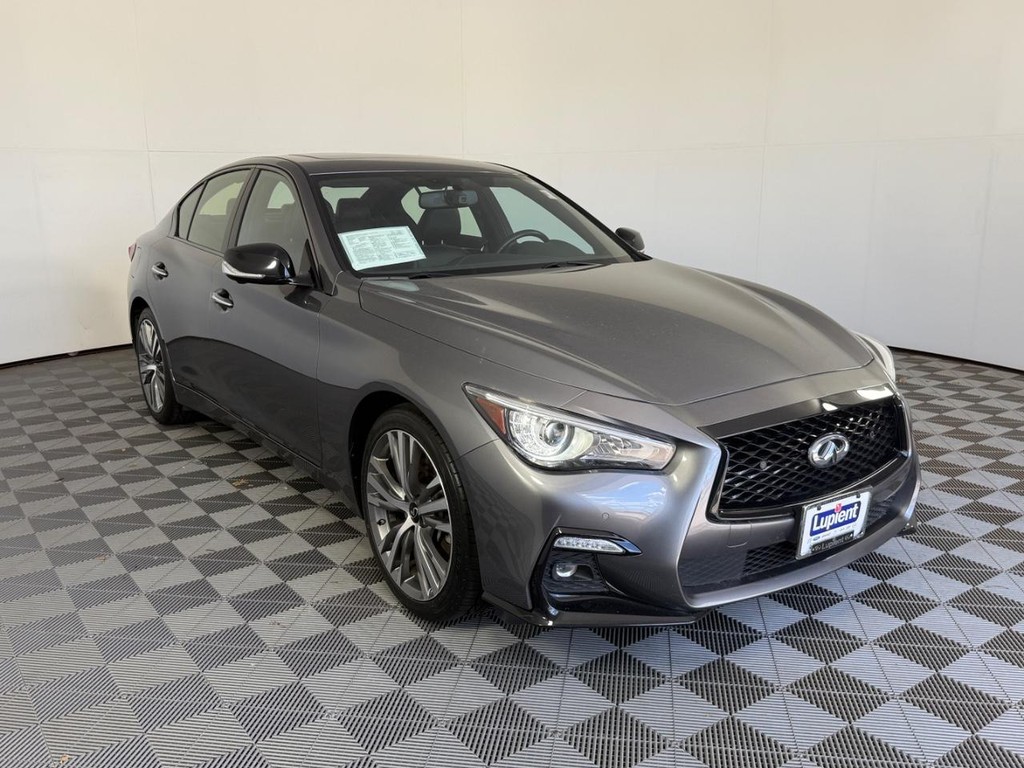INFINITI Q50 Vehicle Full-screen Gallery Image 01