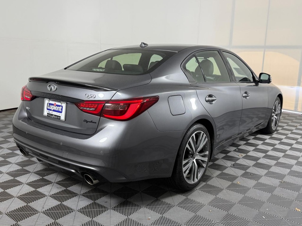 INFINITI Q50 Vehicle Full-screen Gallery Image 05
