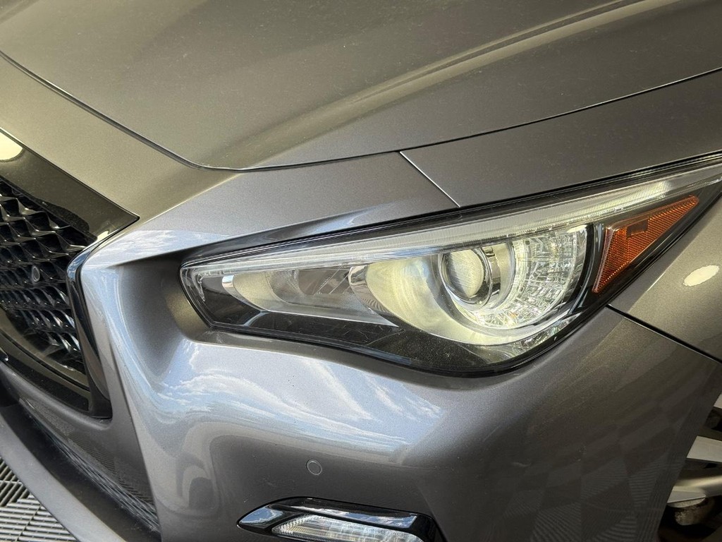 INFINITI Q50 Vehicle Full-screen Gallery Image 13