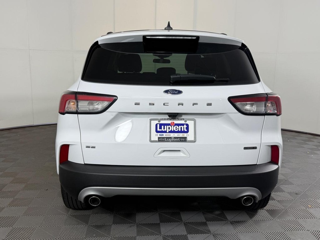 Ford Escape Vehicle Full-screen Gallery Image 04