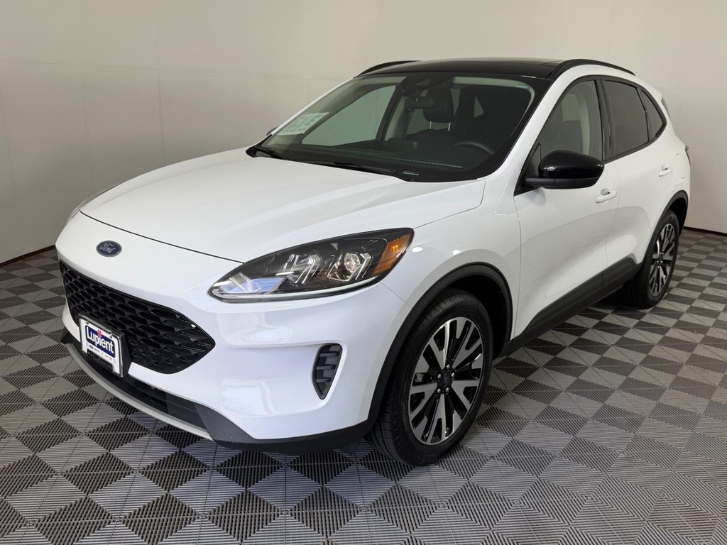 Ford Escape Vehicle Full-screen Gallery Image 09