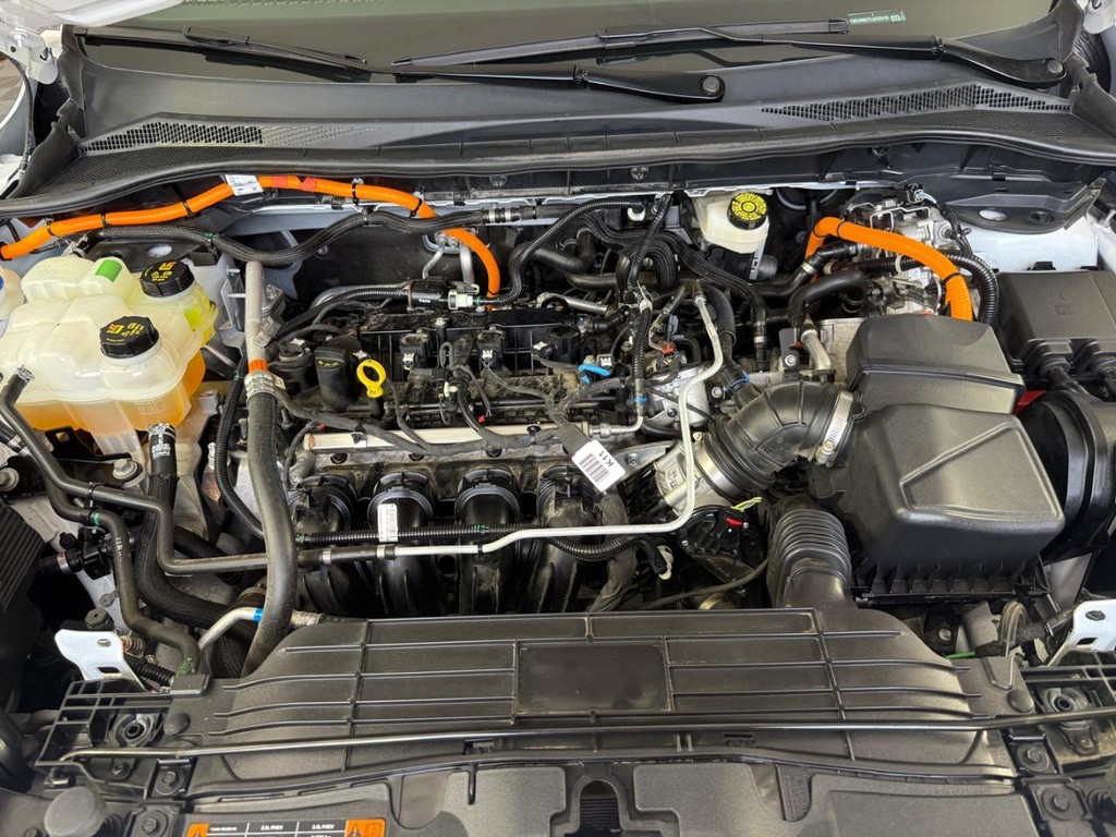 Ford Escape Vehicle Full-screen Gallery Image 13