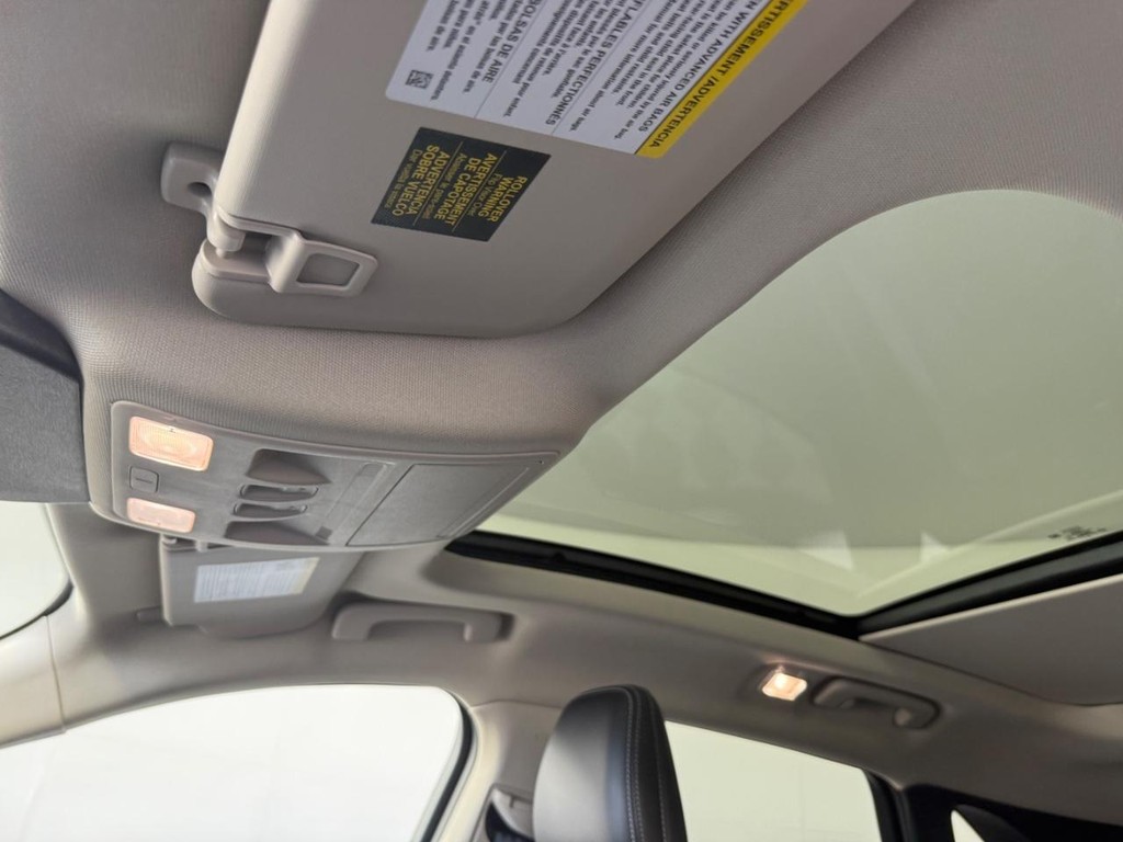 Ford Escape Vehicle Full-screen Gallery Image 14