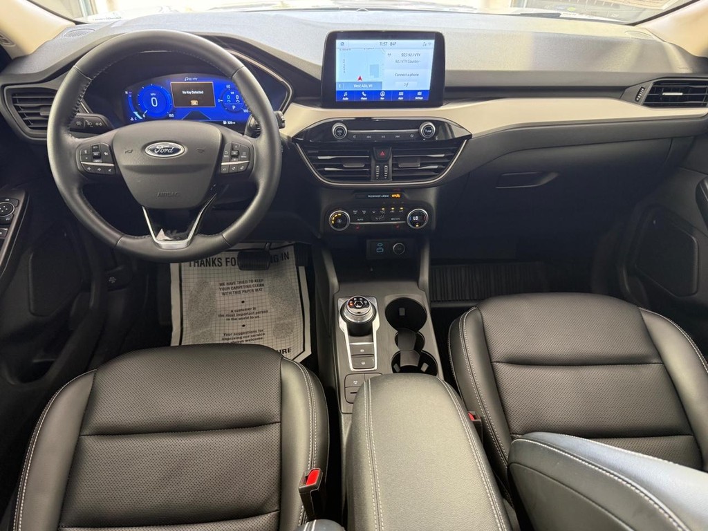 Ford Escape Vehicle Full-screen Gallery Image 18