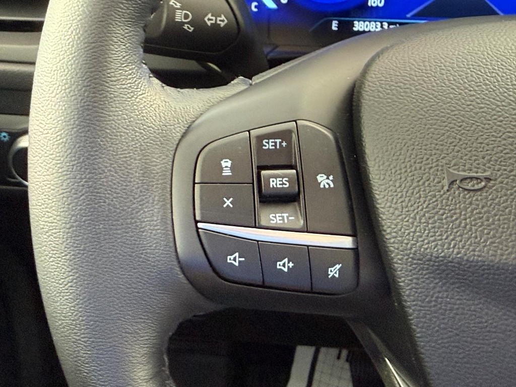 Ford Escape Vehicle Full-screen Gallery Image 24