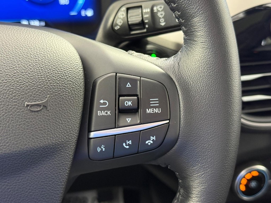 Ford Escape Vehicle Full-screen Gallery Image 25
