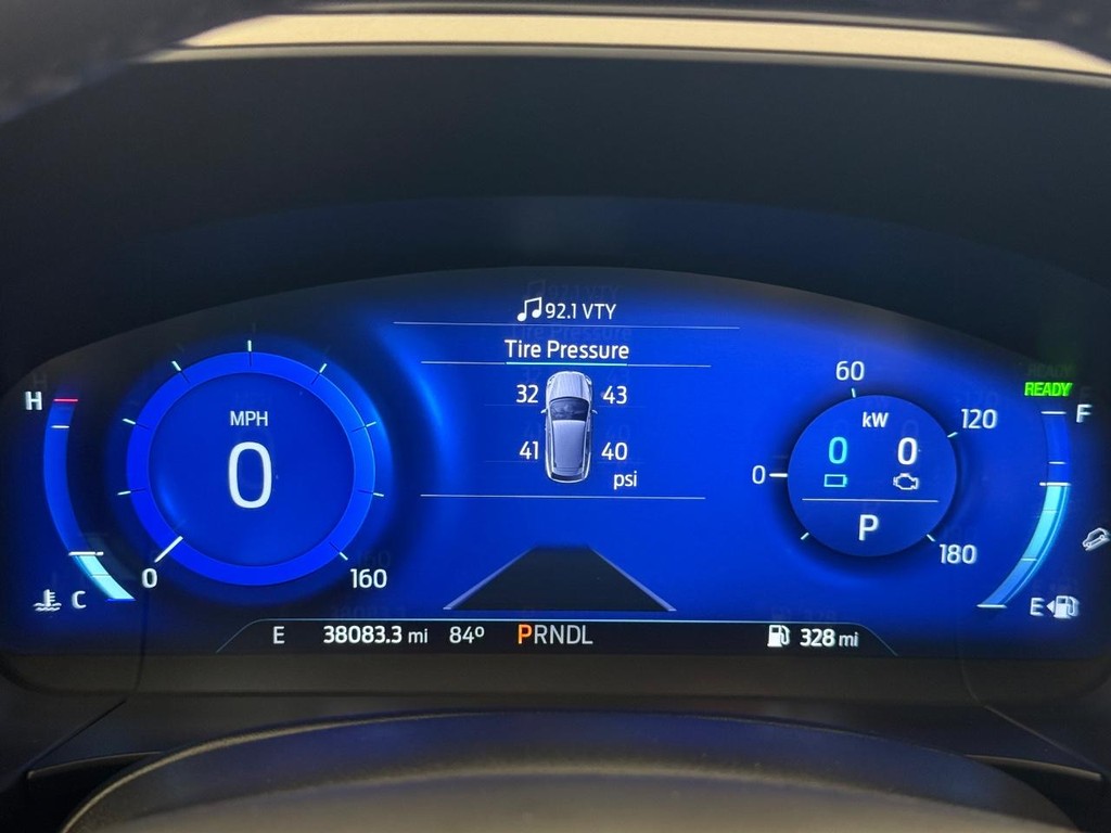 Ford Escape Vehicle Full-screen Gallery Image 26