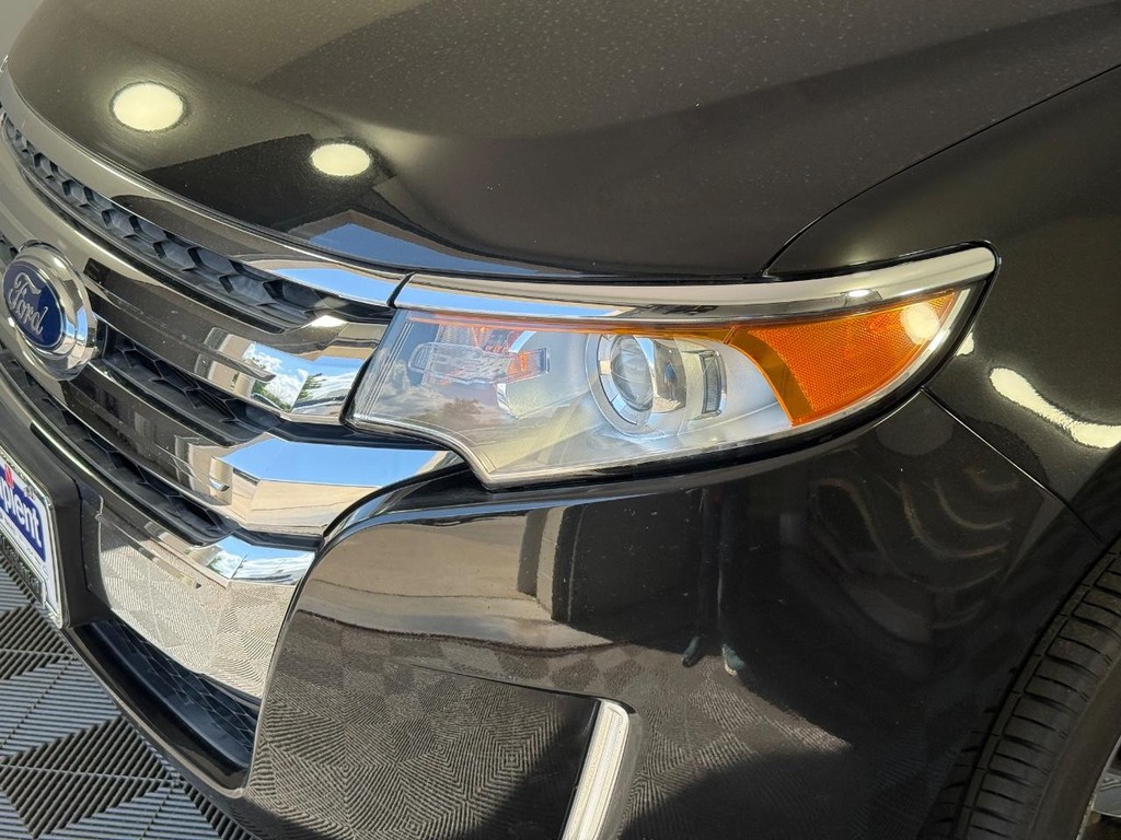 Ford Edge Vehicle Full-screen Gallery Image 12