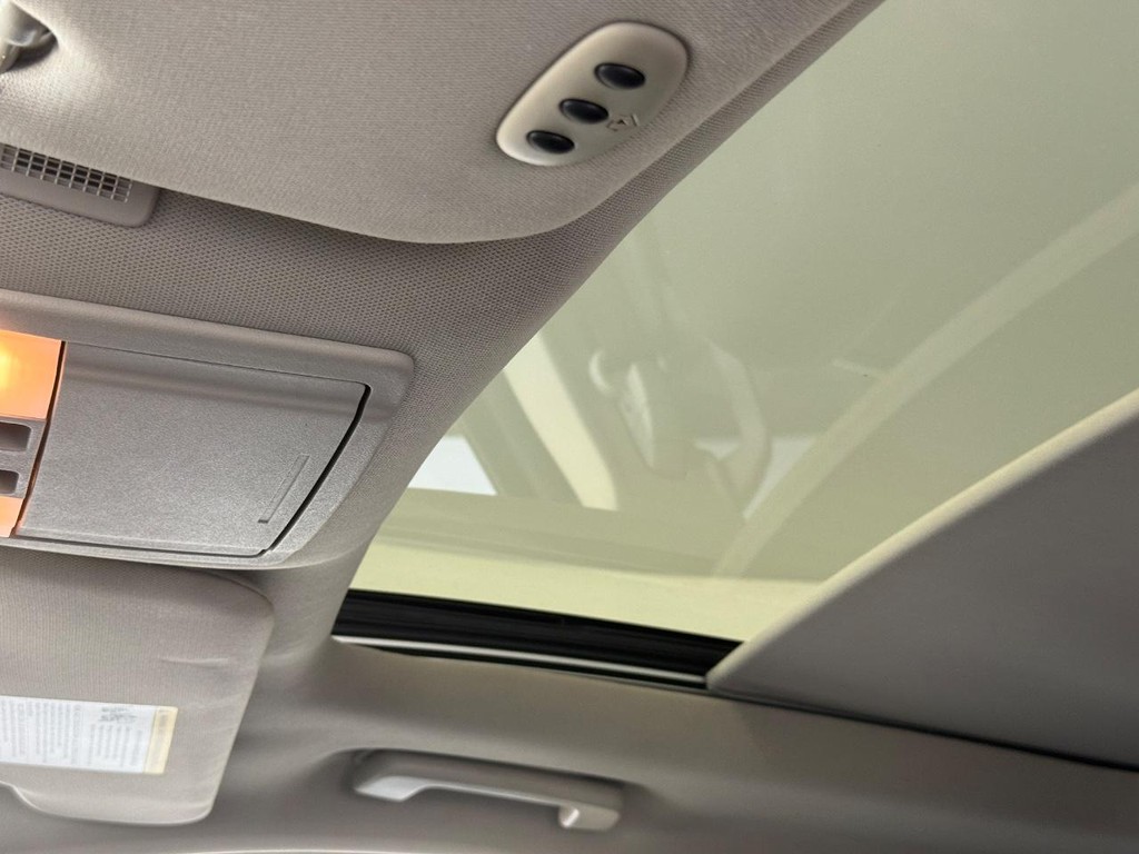 Ford Edge Vehicle Full-screen Gallery Image 15