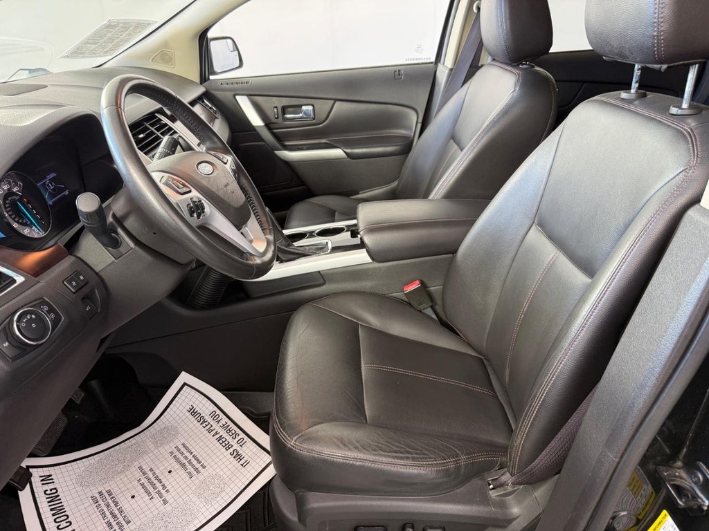 Ford Edge Vehicle Full-screen Gallery Image 16