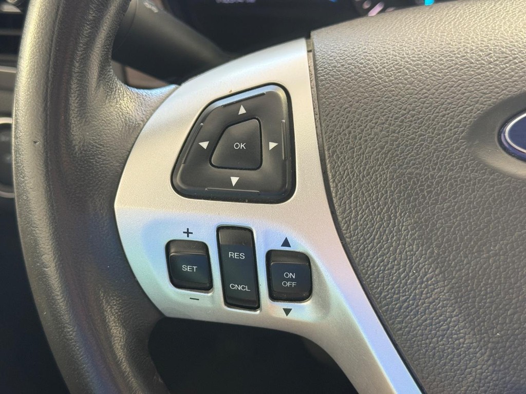 Ford Edge Vehicle Full-screen Gallery Image 21