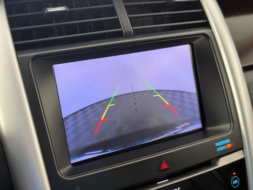 Ford Edge Vehicle Full-screen Gallery Image 23