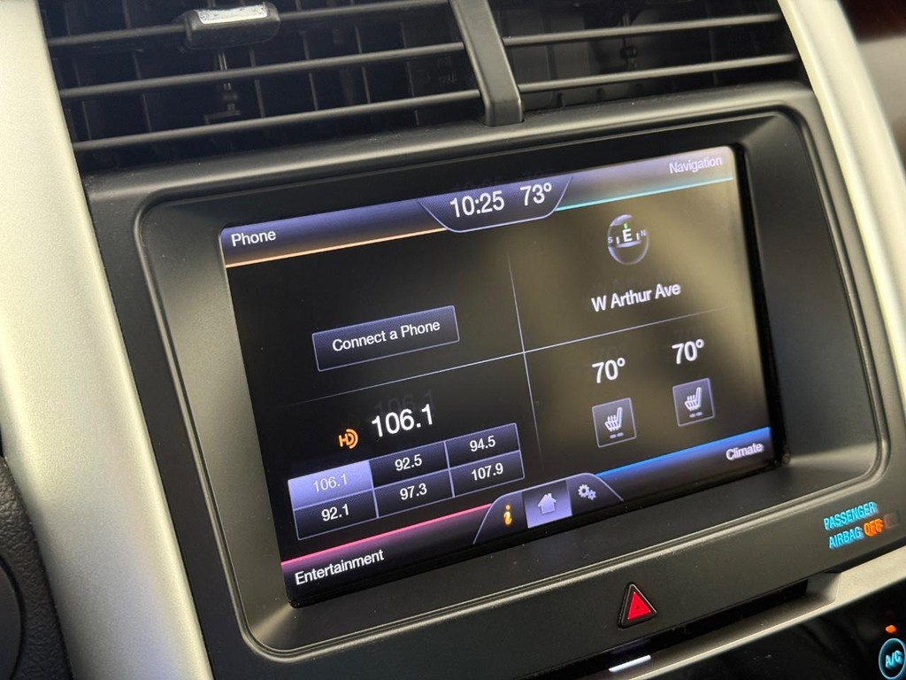 Ford Edge Vehicle Full-screen Gallery Image 24