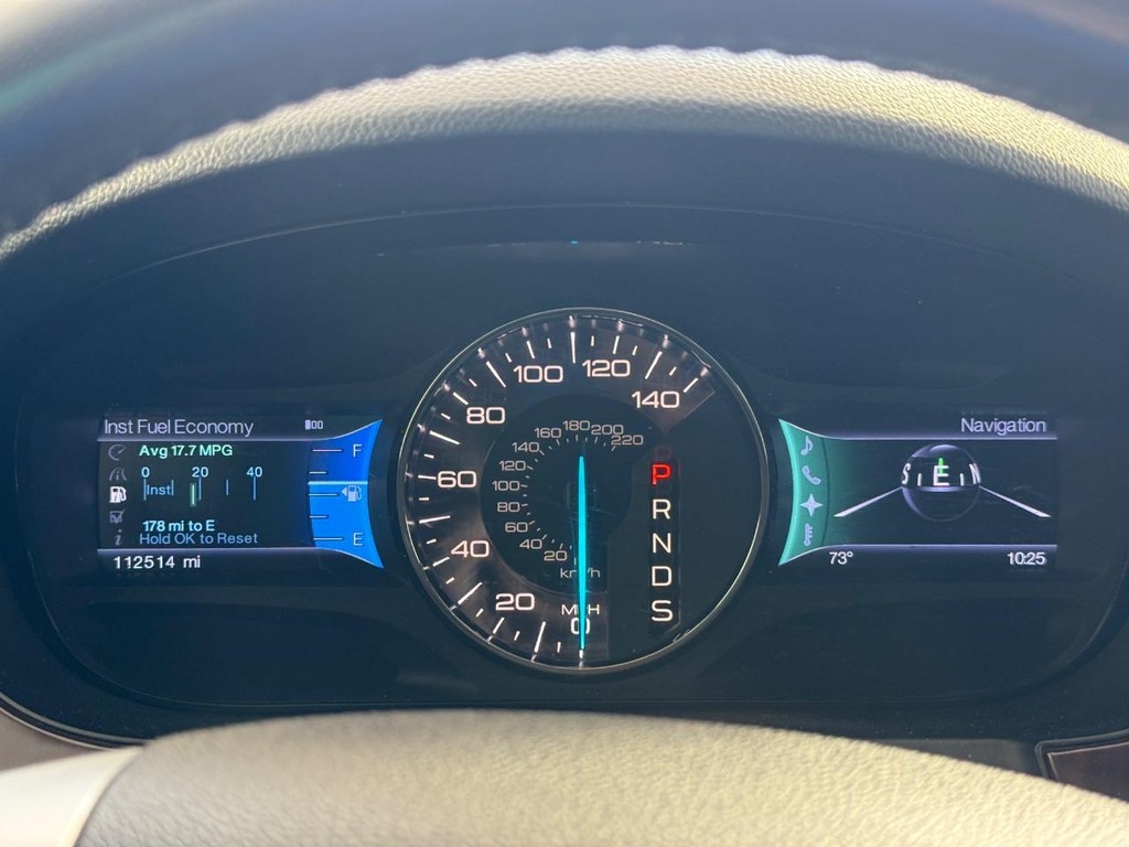 Ford Edge Vehicle Full-screen Gallery Image 25