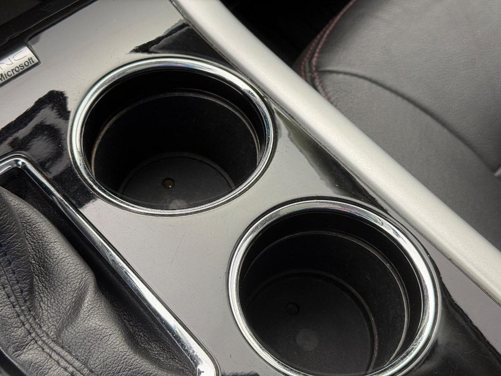 Ford Edge Vehicle Full-screen Gallery Image 27