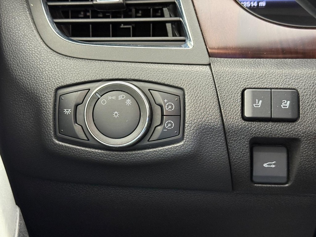 Ford Edge Vehicle Full-screen Gallery Image 28