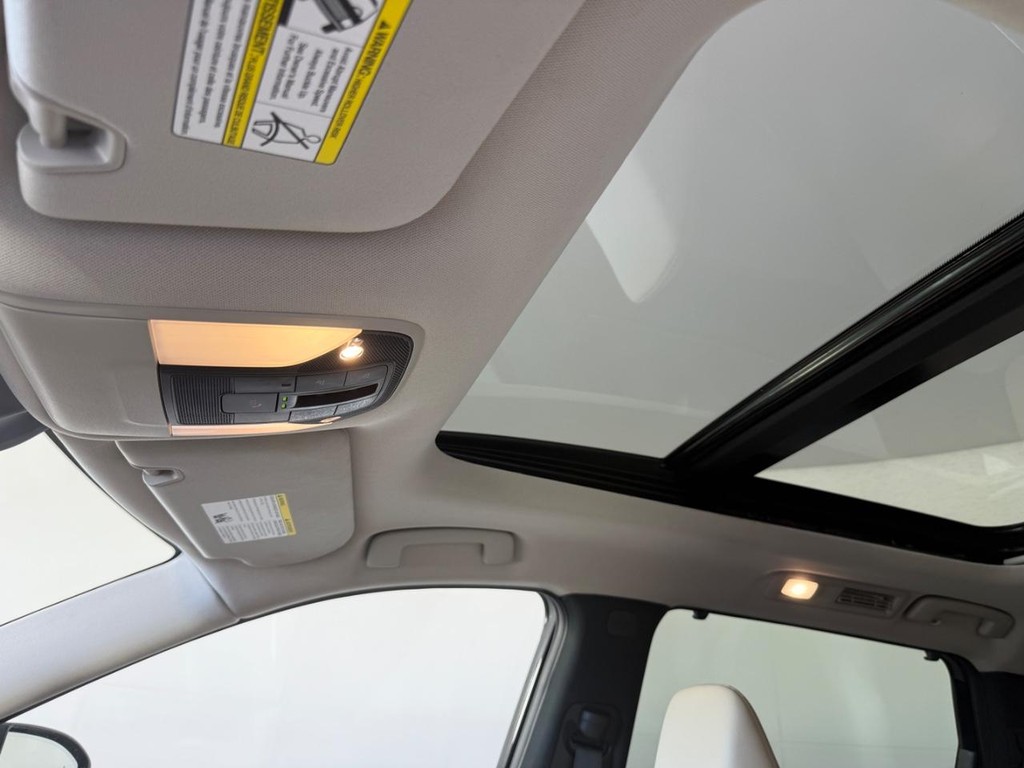 INFINITI QX60 Vehicle Full-screen Gallery Image 15