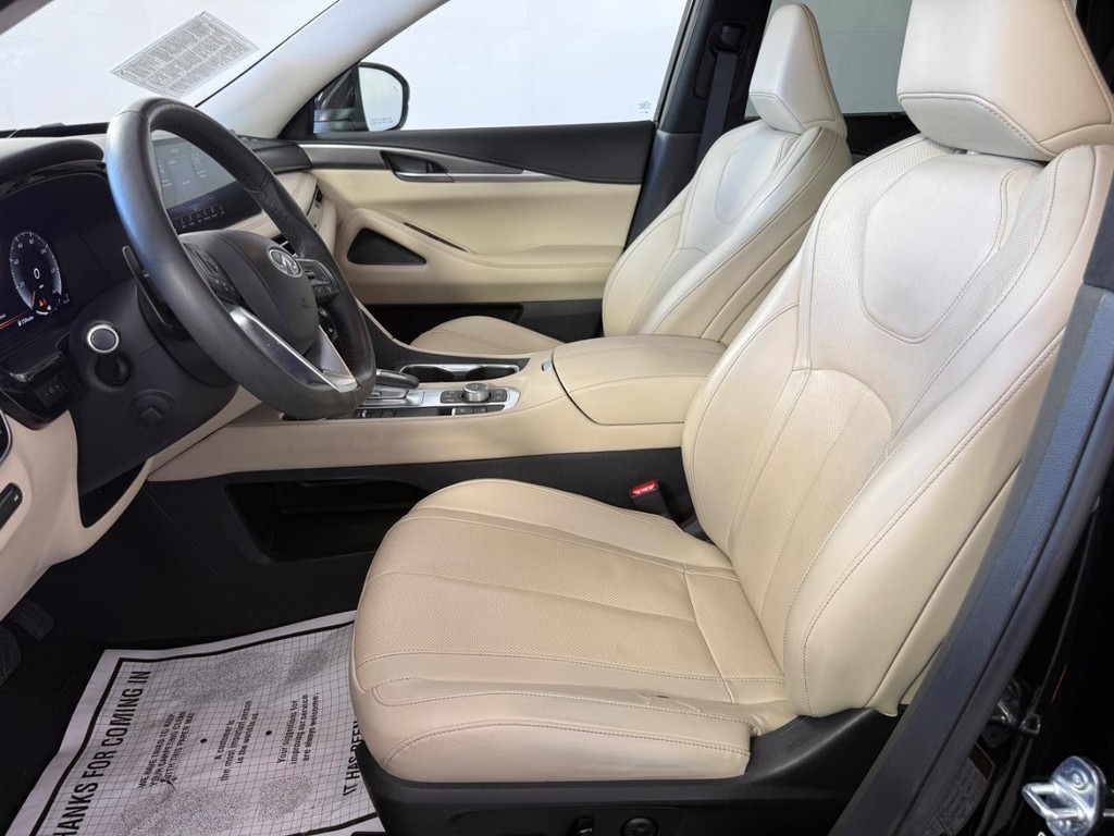 INFINITI QX60 Vehicle Full-screen Gallery Image 16