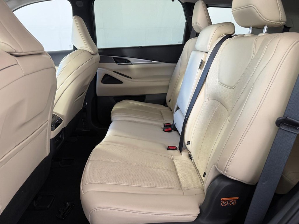 INFINITI QX60 Vehicle Full-screen Gallery Image 18