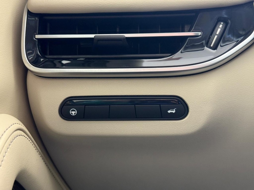INFINITI QX60 Vehicle Full-screen Gallery Image 29