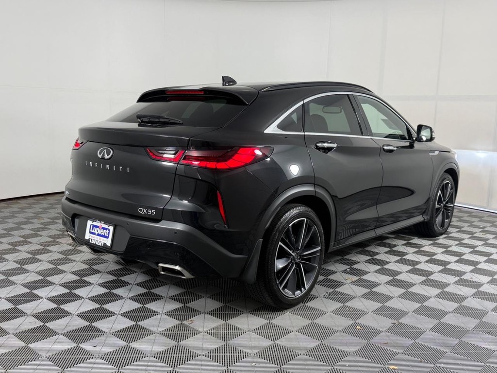 INFINITI QX55 Vehicle Full-screen Gallery Image 03