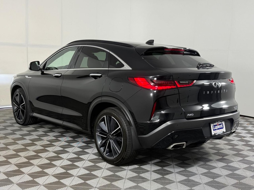 INFINITI QX55 Vehicle Full-screen Gallery Image 09