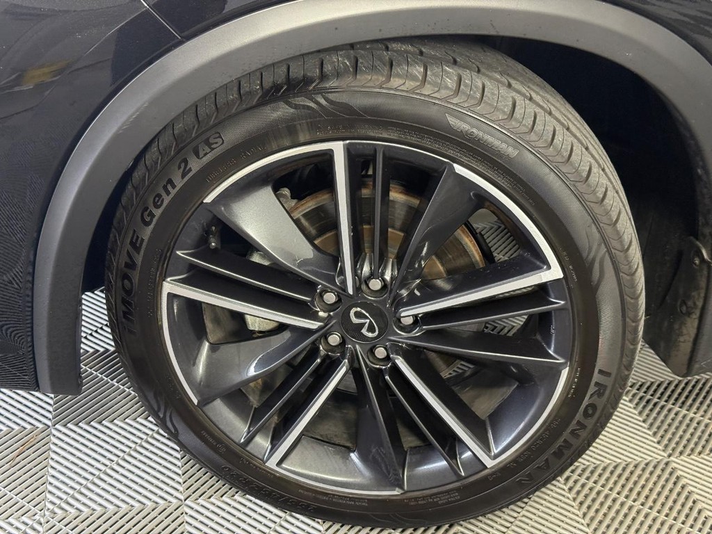 INFINITI QX55 Vehicle Full-screen Gallery Image 13
