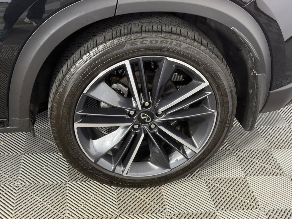 INFINITI QX55 Vehicle Full-screen Gallery Image 14