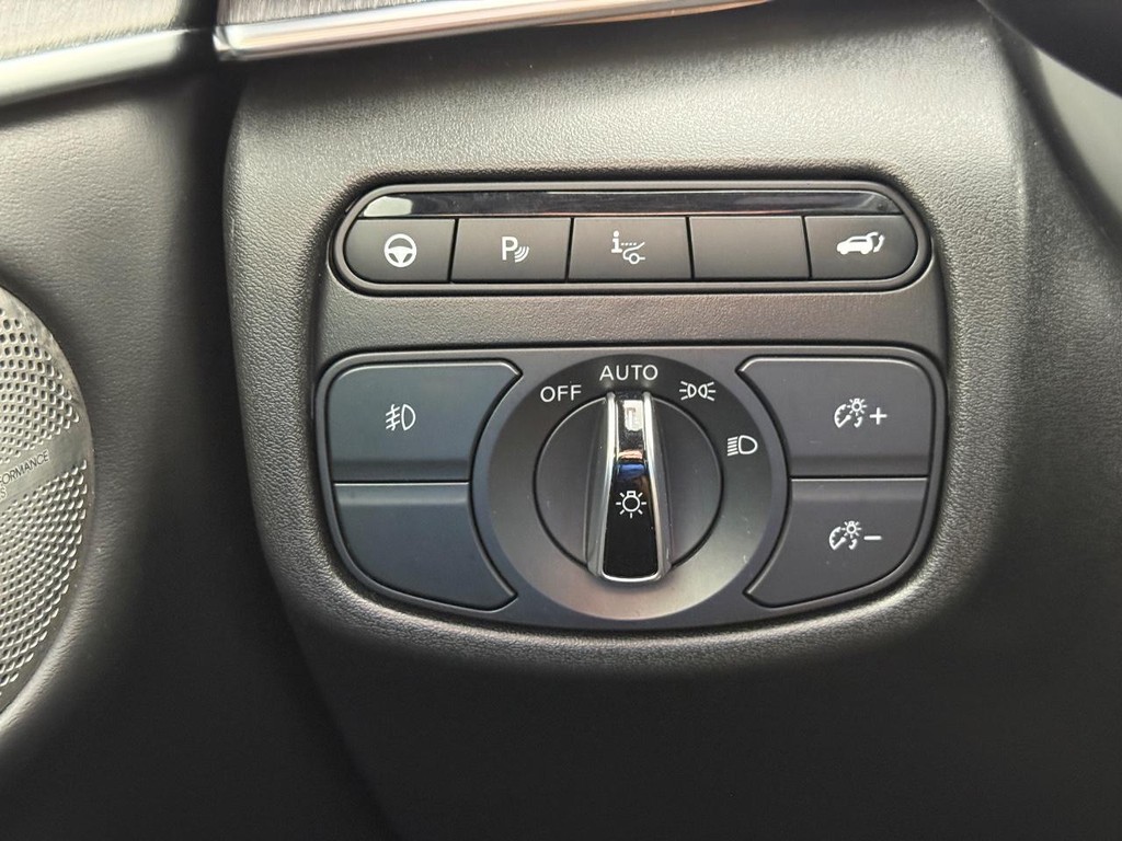 INFINITI QX55 Vehicle Full-screen Gallery Image 29