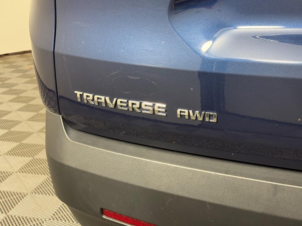 Chevrolet Traverse Vehicle Full-screen Gallery Image 05