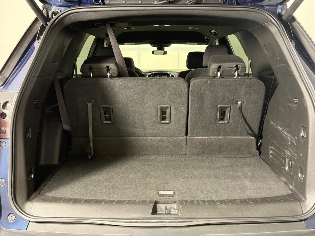 Chevrolet Traverse Vehicle Full-screen Gallery Image 06