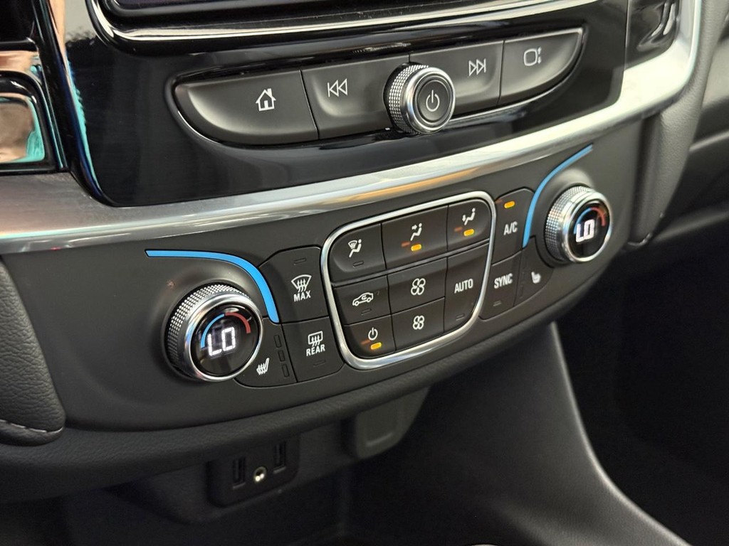 Chevrolet Traverse Vehicle Full-screen Gallery Image 24