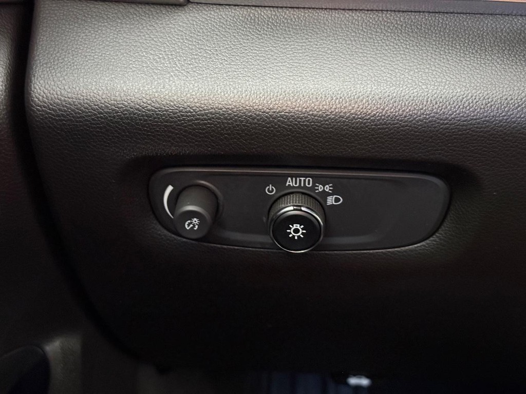 Chevrolet Traverse Vehicle Full-screen Gallery Image 25