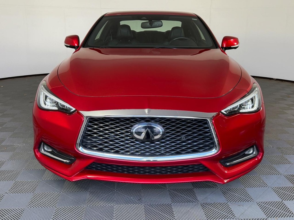 INFINITI Q60 Vehicle Full-screen Gallery Image 10