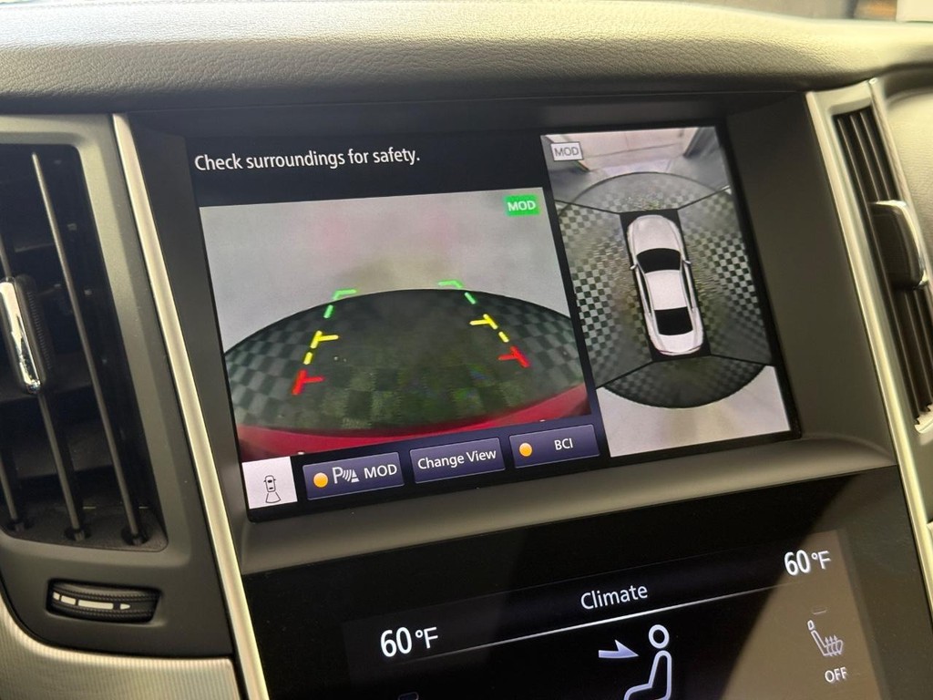 INFINITI Q60 Vehicle Full-screen Gallery Image 25