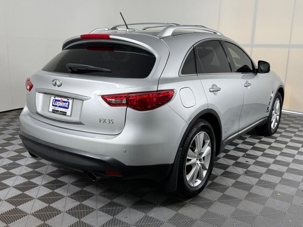INFINITI FX35 Vehicle Full-screen Gallery Image 03