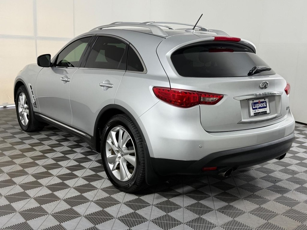 INFINITI FX35 Vehicle Full-screen Gallery Image 07