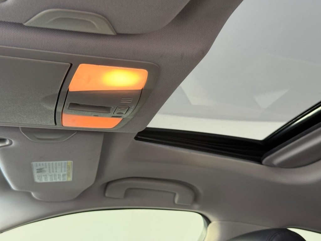 INFINITI FX35 Vehicle Full-screen Gallery Image 14