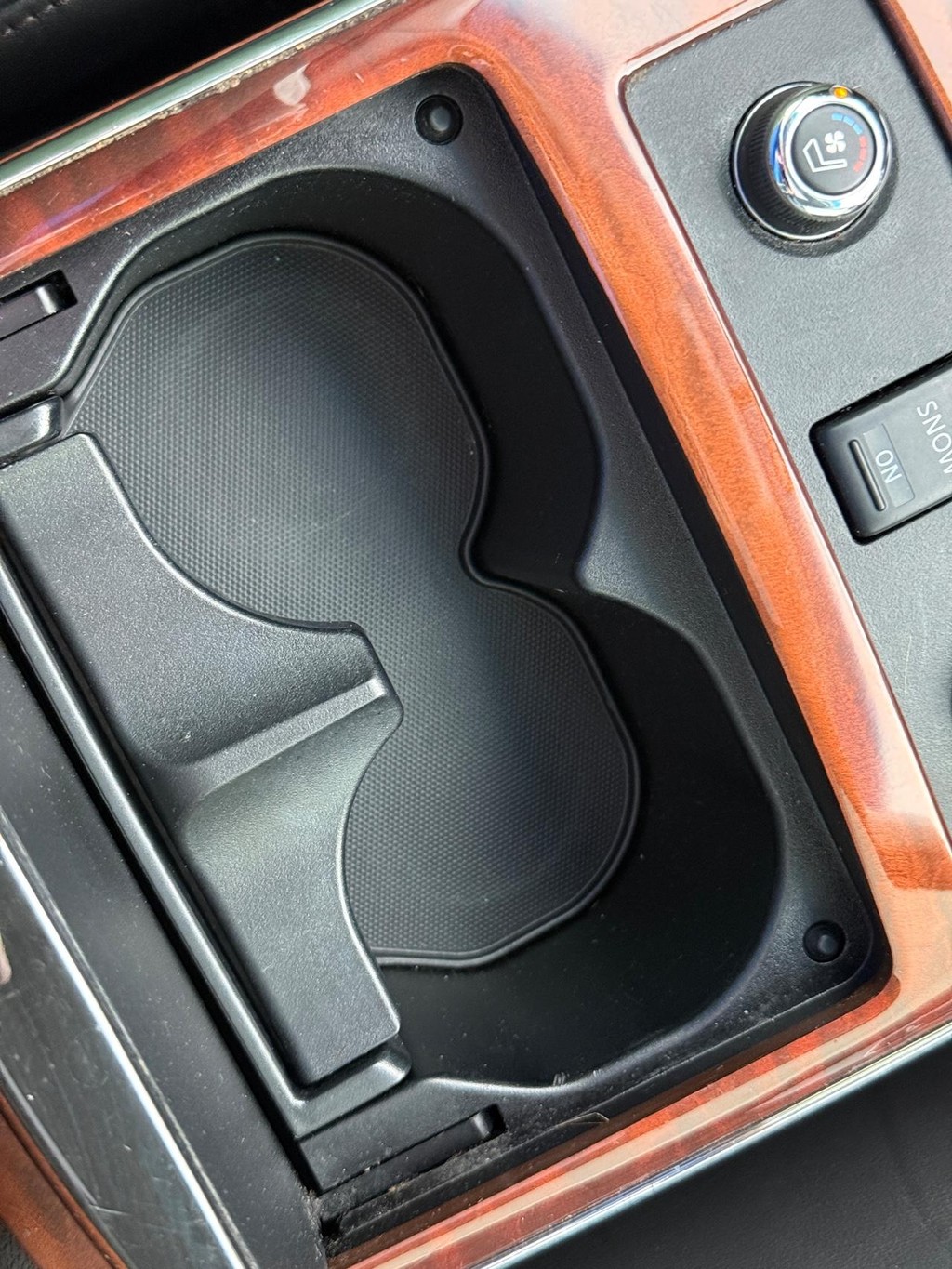 INFINITI FX35 Vehicle Full-screen Gallery Image 27