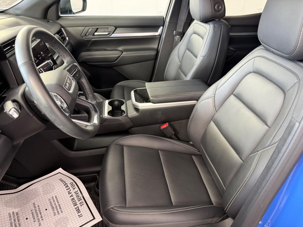 GMC Terrain Vehicle Full-screen Gallery Image 16