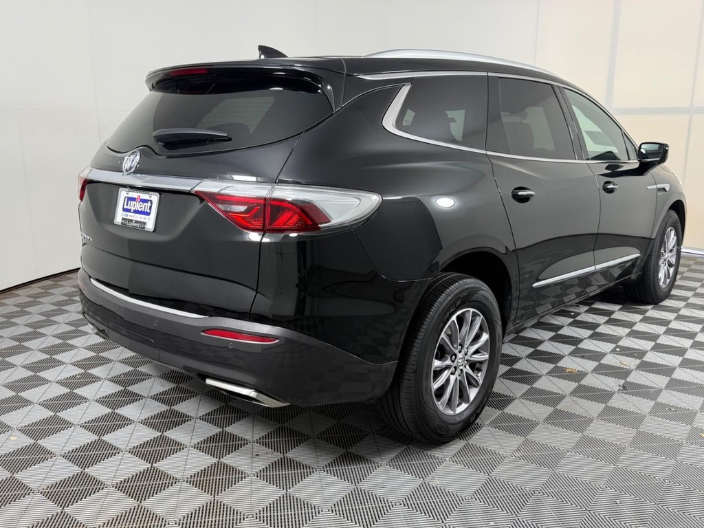 Buick Enclave Vehicle Full-screen Gallery Image 03
