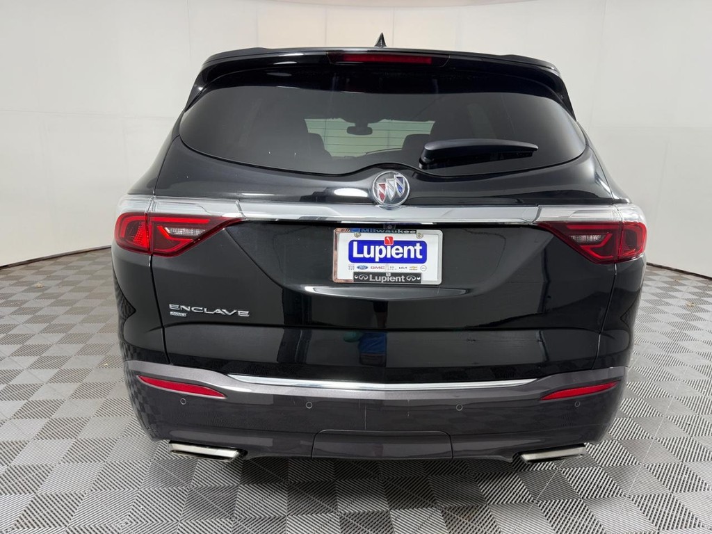 Buick Enclave Vehicle Full-screen Gallery Image 04