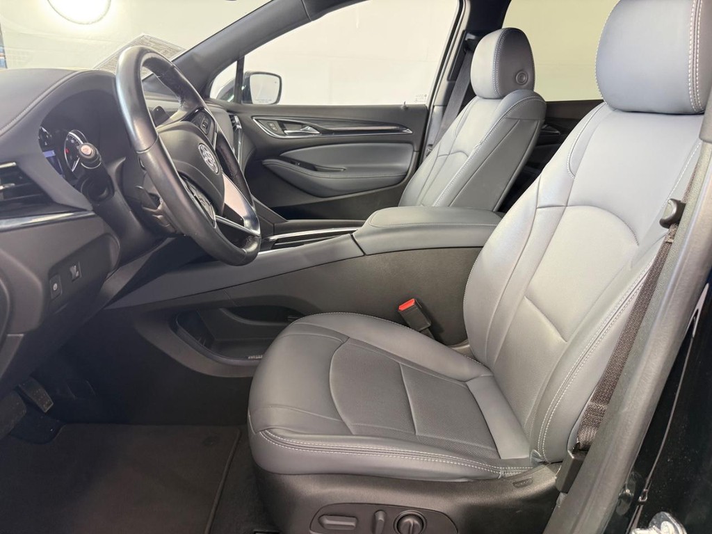 Buick Enclave Vehicle Full-screen Gallery Image 14