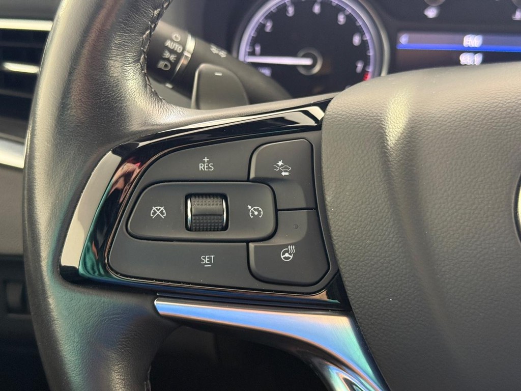 Buick Enclave Vehicle Full-screen Gallery Image 20