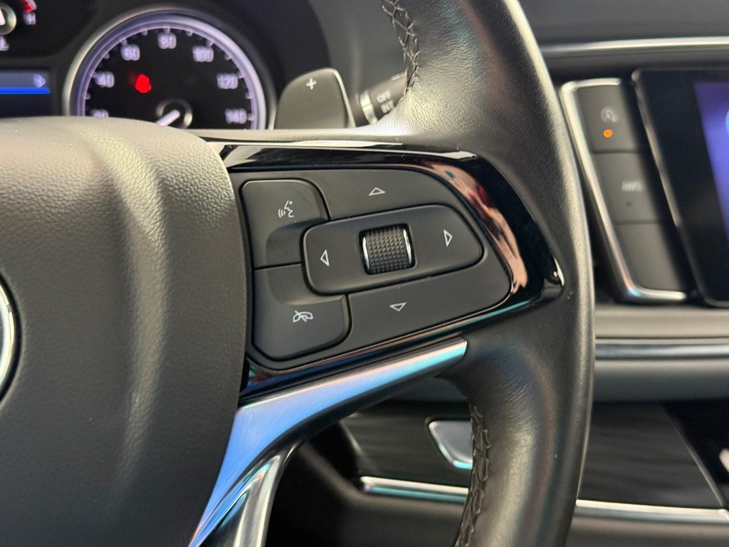 Buick Enclave Vehicle Full-screen Gallery Image 21