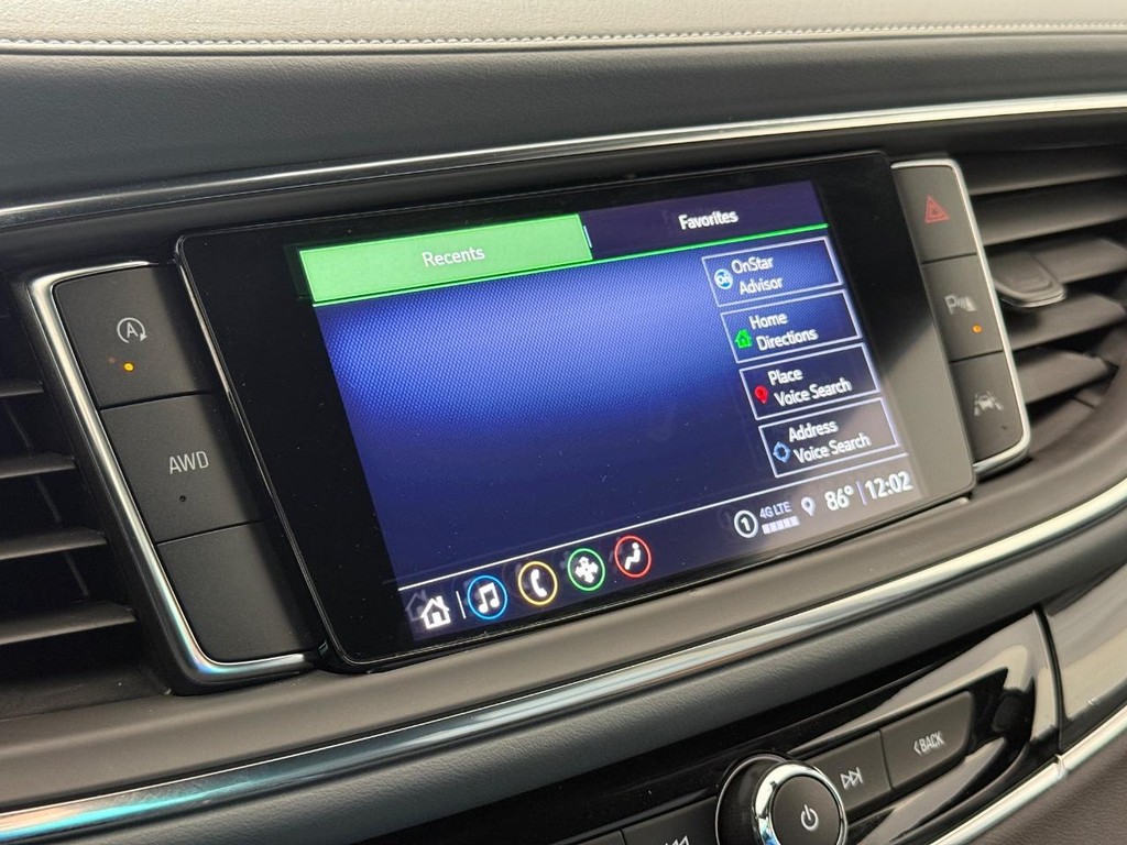 Buick Enclave Vehicle Full-screen Gallery Image 24